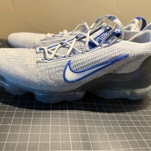 Nike VaporMax Flyknit in Gray and Blue